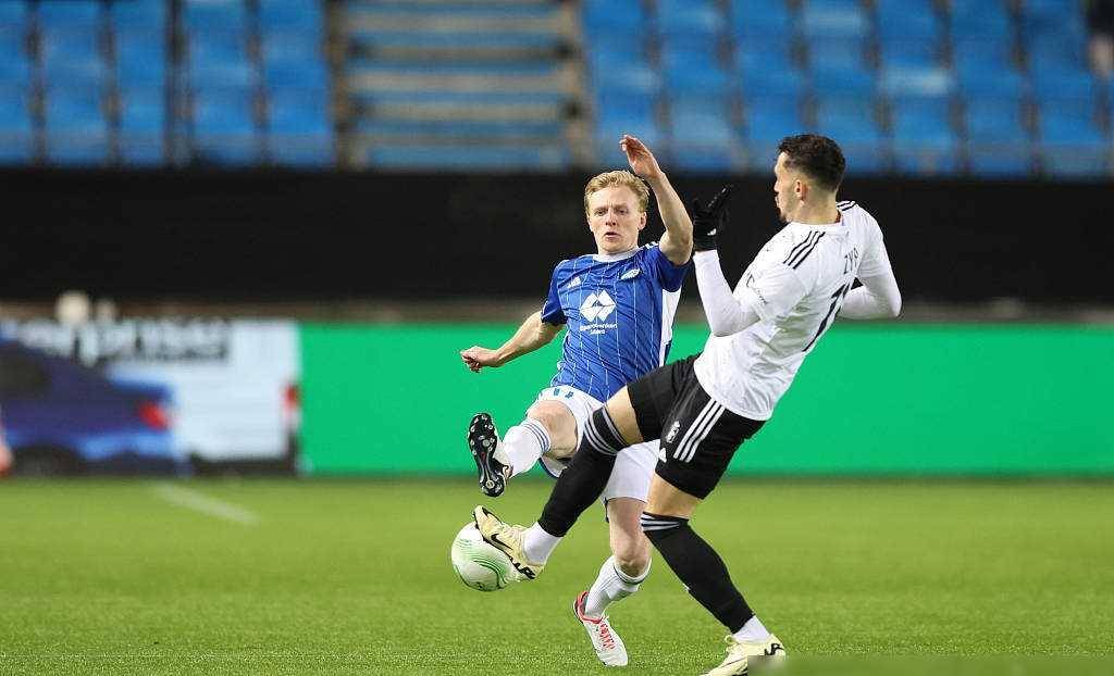 开云官方网站-包含JackeyLove与70激战西班牙队分钟，最后时刻胜出胜负难料！，穆雷焦点对战引发球迷热议的词条-开云官方网站